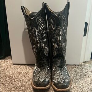 Corral Black and White Embroidered Cowboy Boots